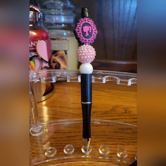 NWT Handcrafted Beaded Barbie Pen - Picture 2 of 4